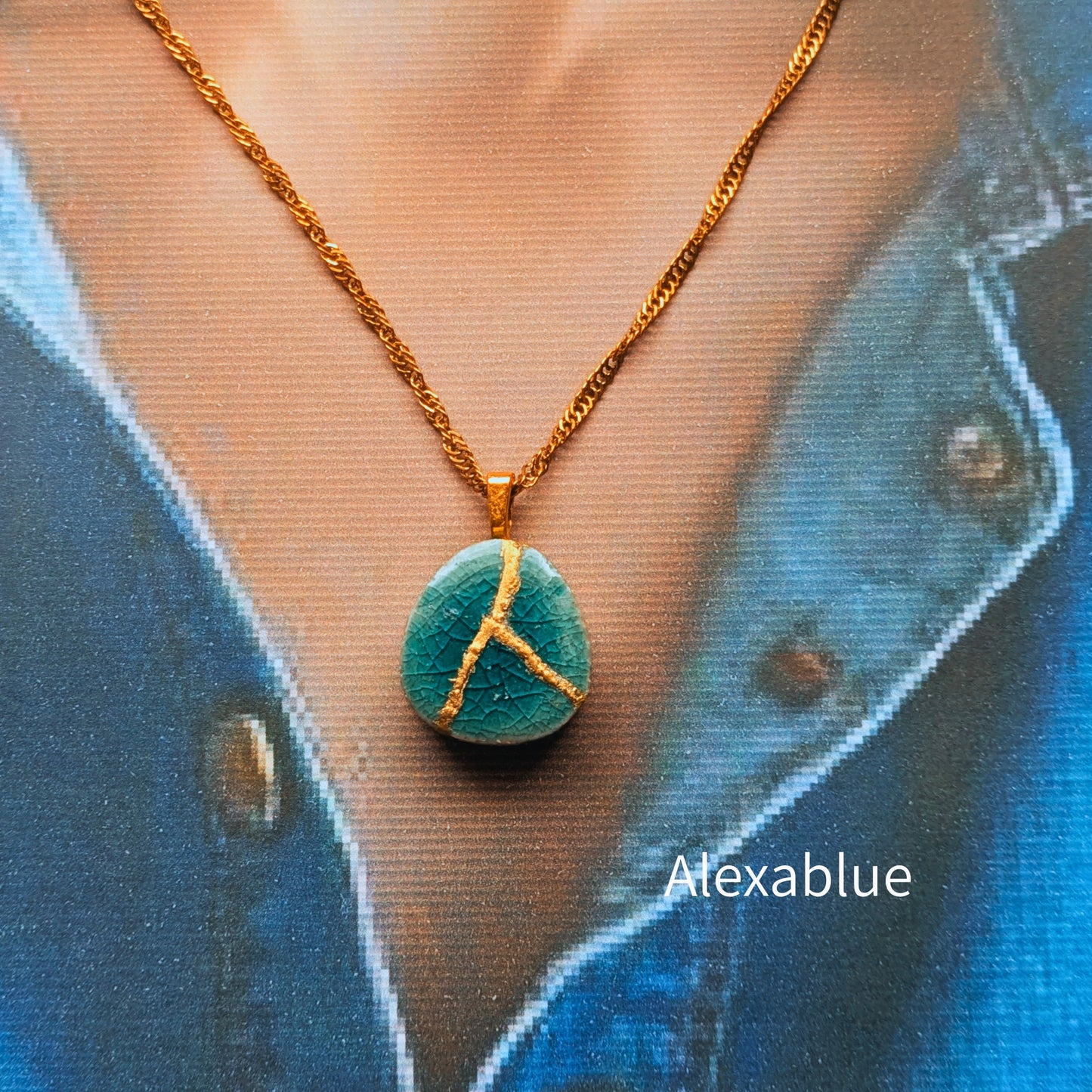 【金継ぎ】ブルー陶器とアクアマリンのネックレス / Blue Porcelain Kintsugi Necklace with Aquamarine