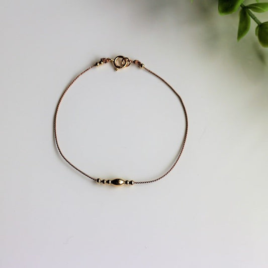【Silk Cord】K14GF小粒パール＆メタルビーズの華奢シルクコードブレスレット / 14金ゴールドフィルド・スキンジュエリー・ミニマル・カジュアル・ギフト