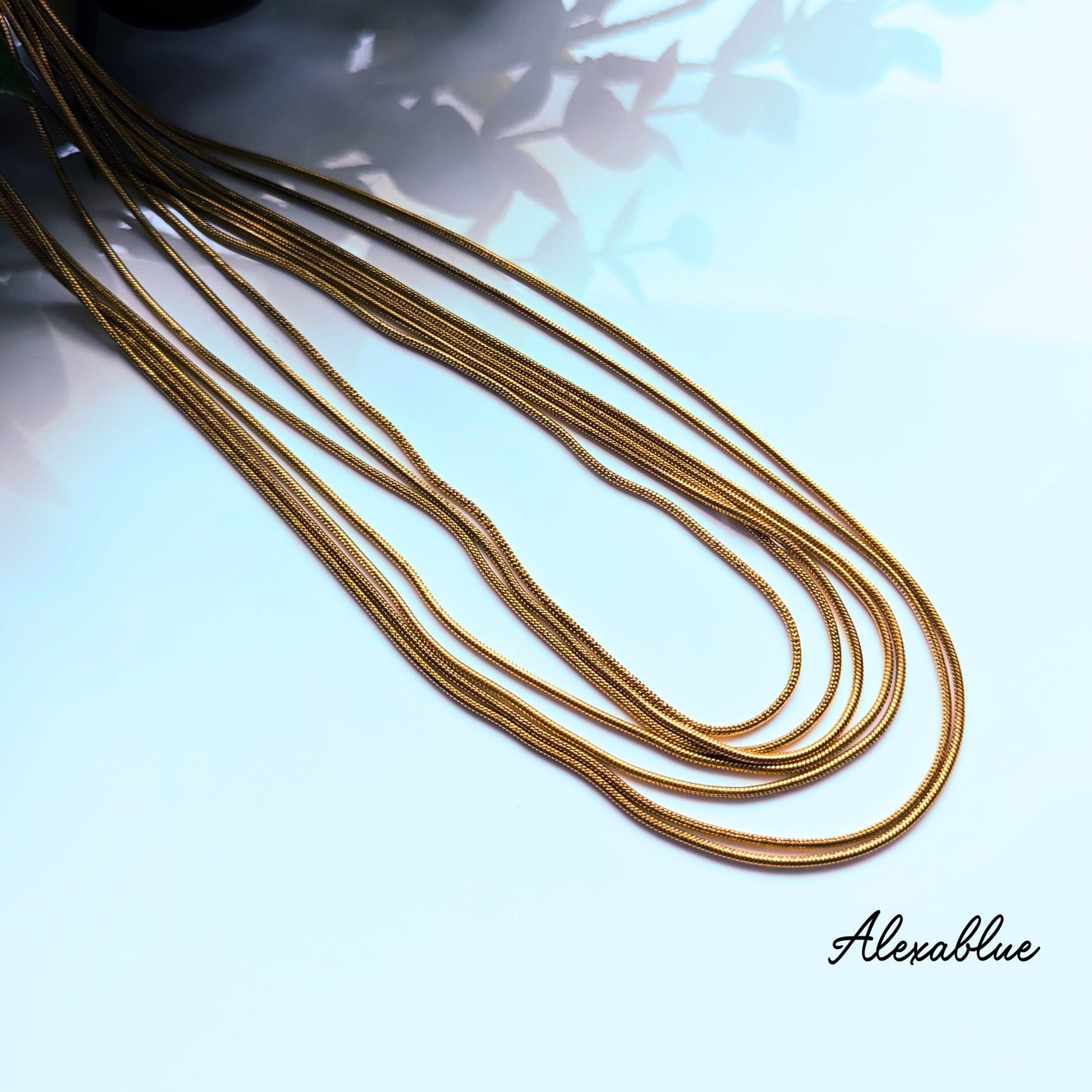 Voluminous 7-Strand Chain Necklace with Selectable Natural Stone