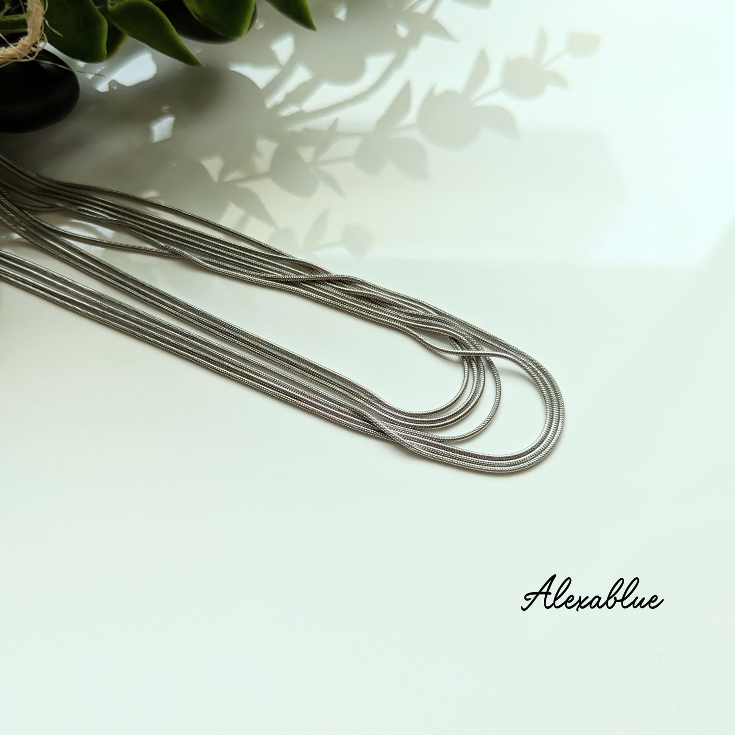 Voluminous 7-Strand Chain Necklace with Selectable Natural Stone