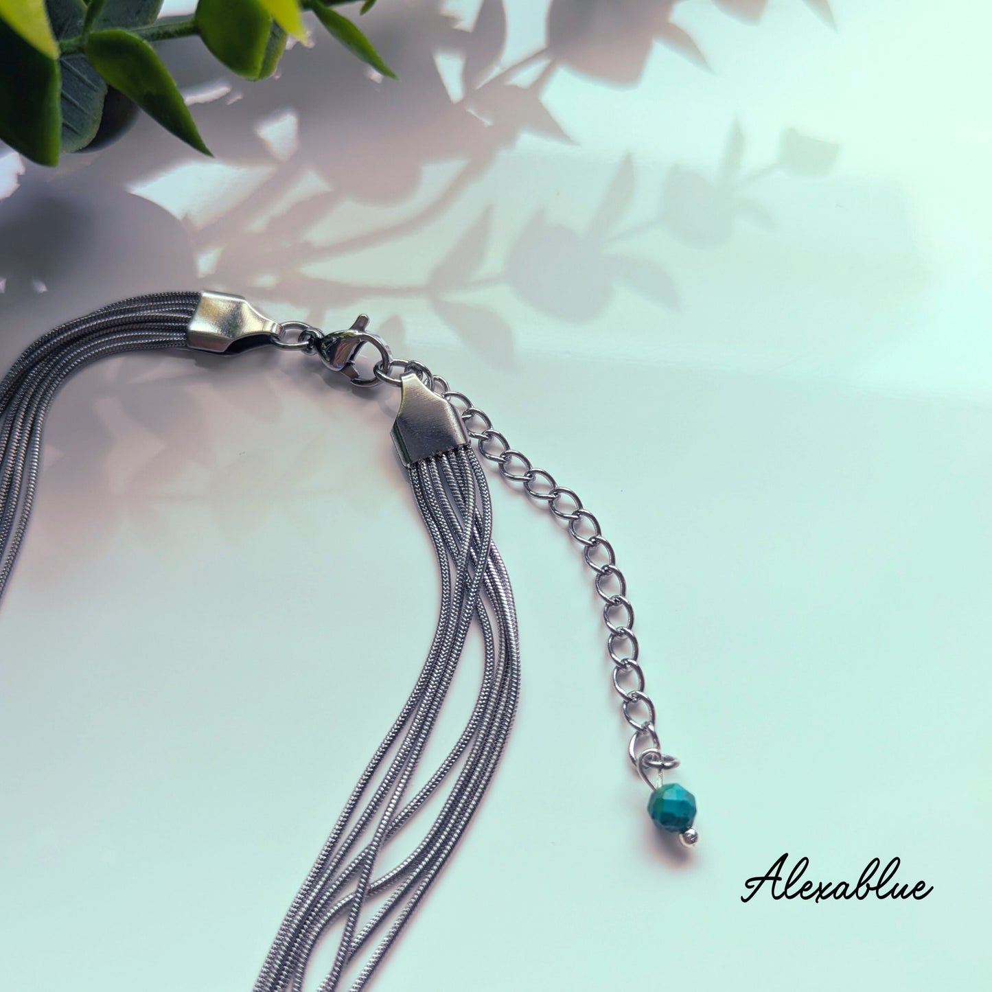 Voluminous 7-Strand Chain Necklace with Selectable Natural Stone