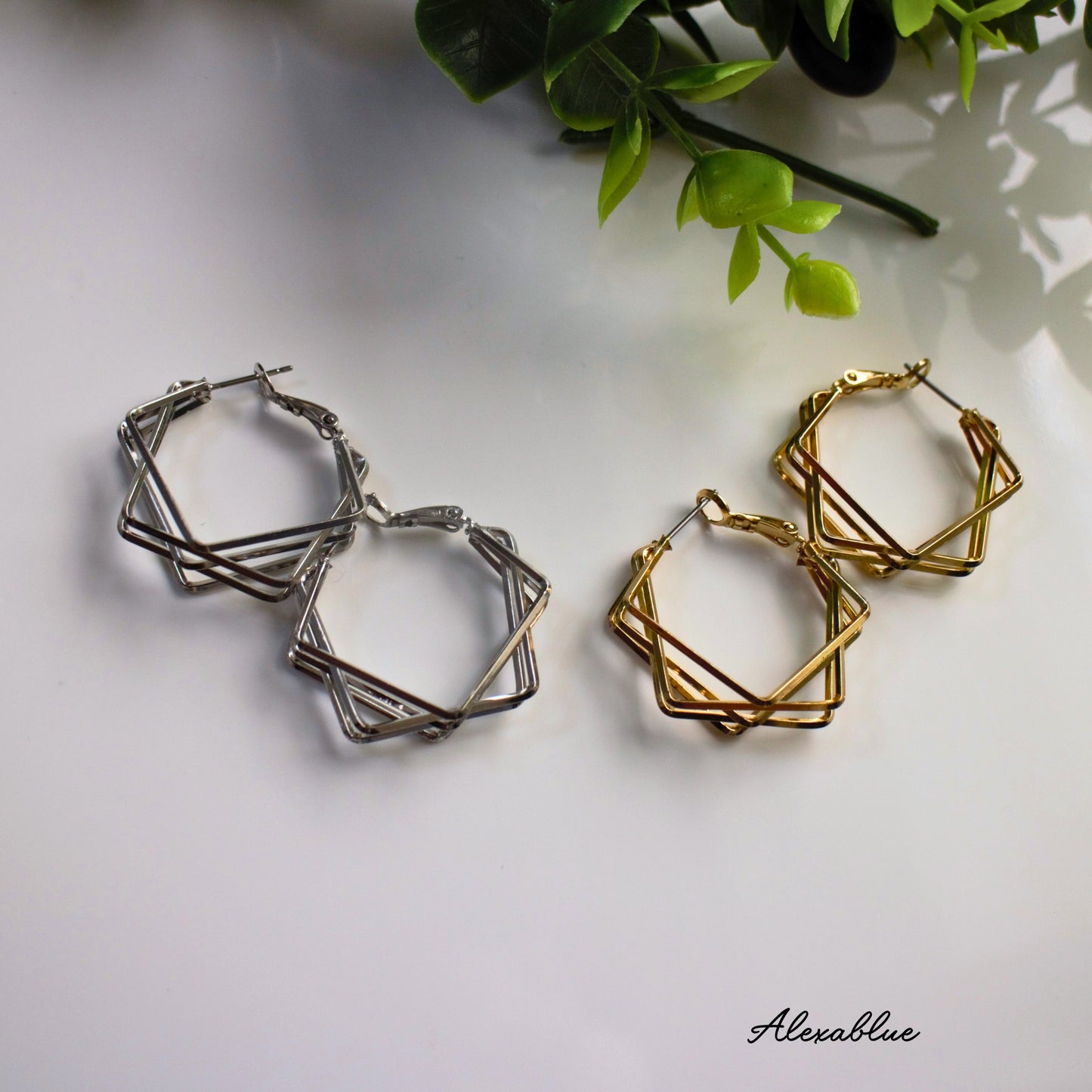 Choose your triple-square hoop earrings!