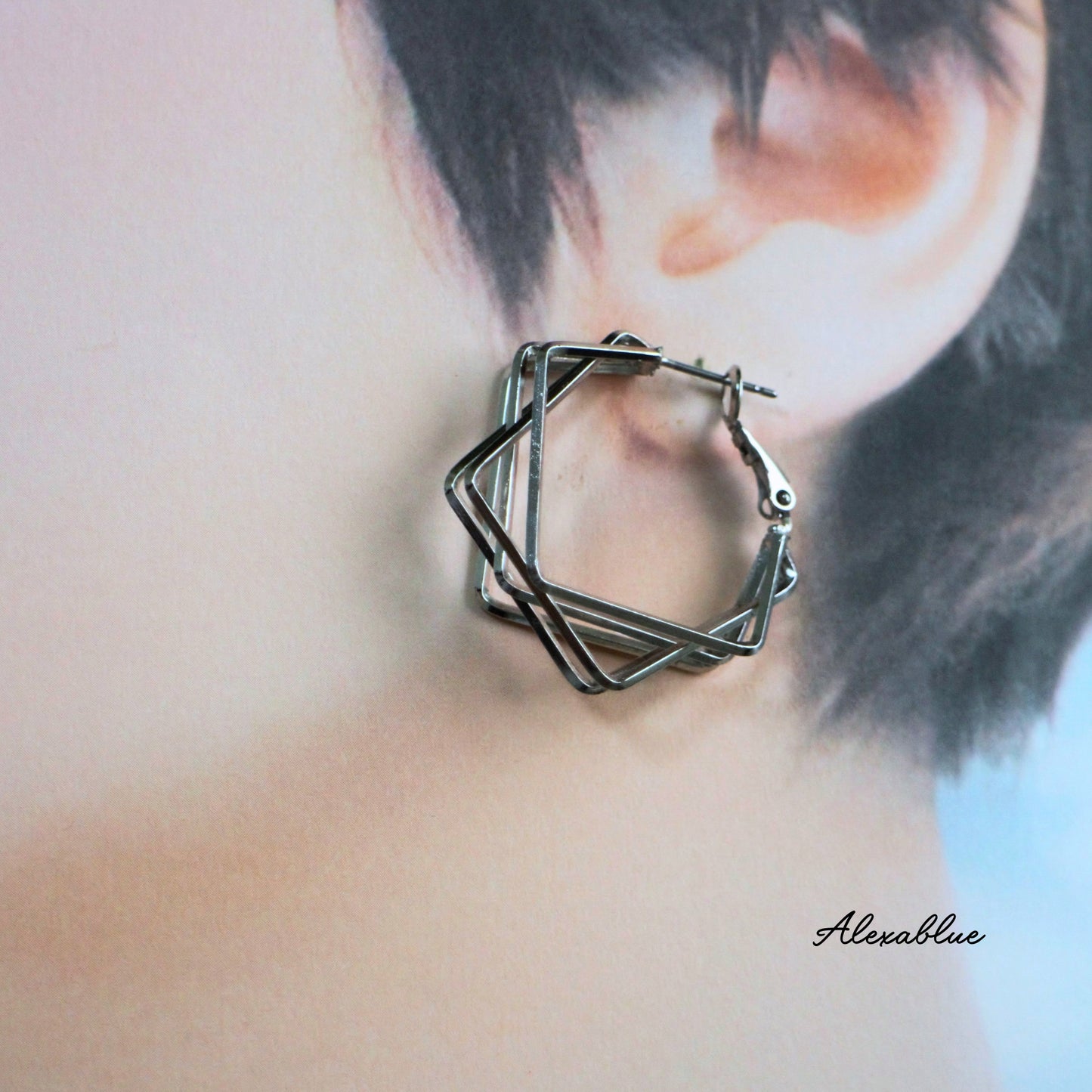 Choose your triple-square hoop earrings!
