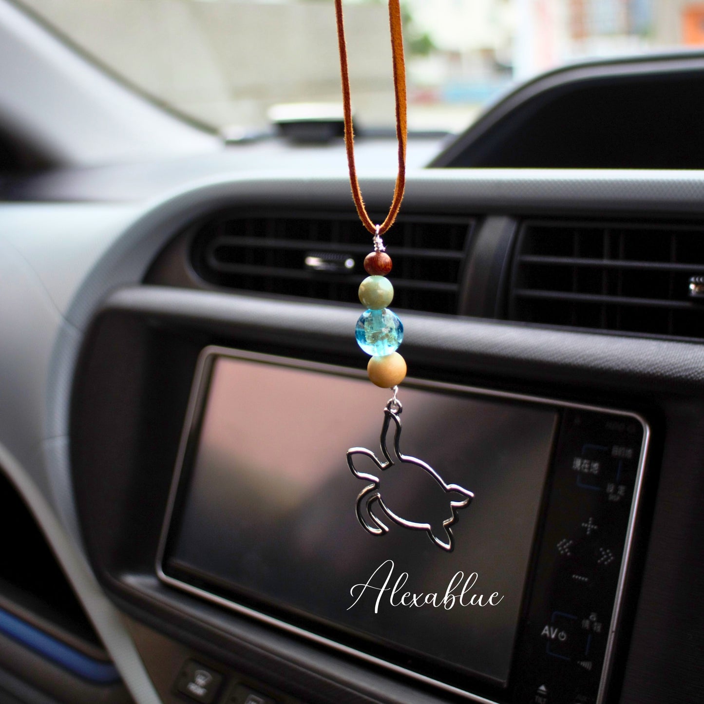 HONU Natural Stone Car Rearview Mirror Hanging Ornament, Car Charm, Stylish Car Interior Accessory, Small Gift