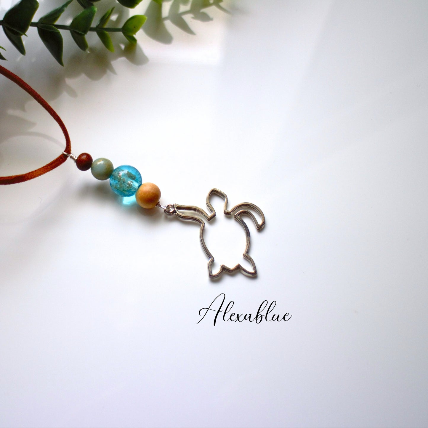 HONU Natural Stone Car Rearview Mirror Hanging Ornament, Car Charm, Stylish Car Interior Accessory, Small Gift