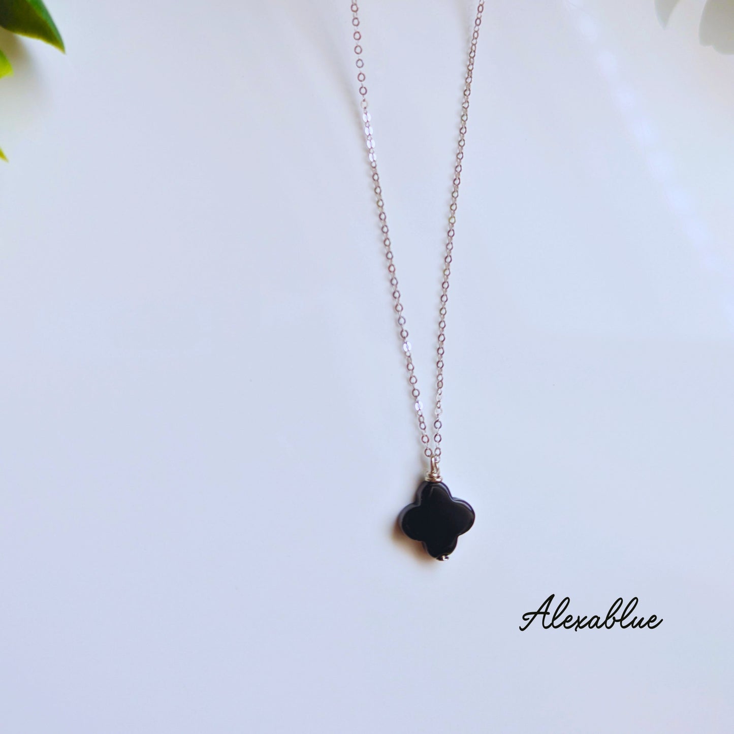 【2点セット】クローバーオニキスのピアス＆ネックレスセット / 大人女子アクセサリー・サージカルステンレス（金属アレルギー対応）