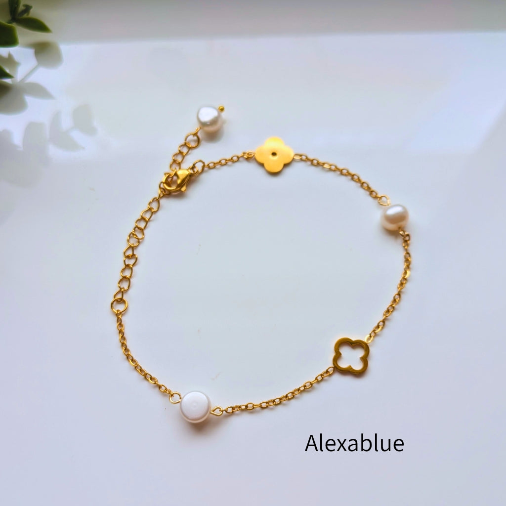 Freshwater Pearl x Flower Charm Bracelet | Natural Feminine | Adult Cute | Stainless Steel | Hypoallergenic | Free Shipping | Free Gift Wrapping