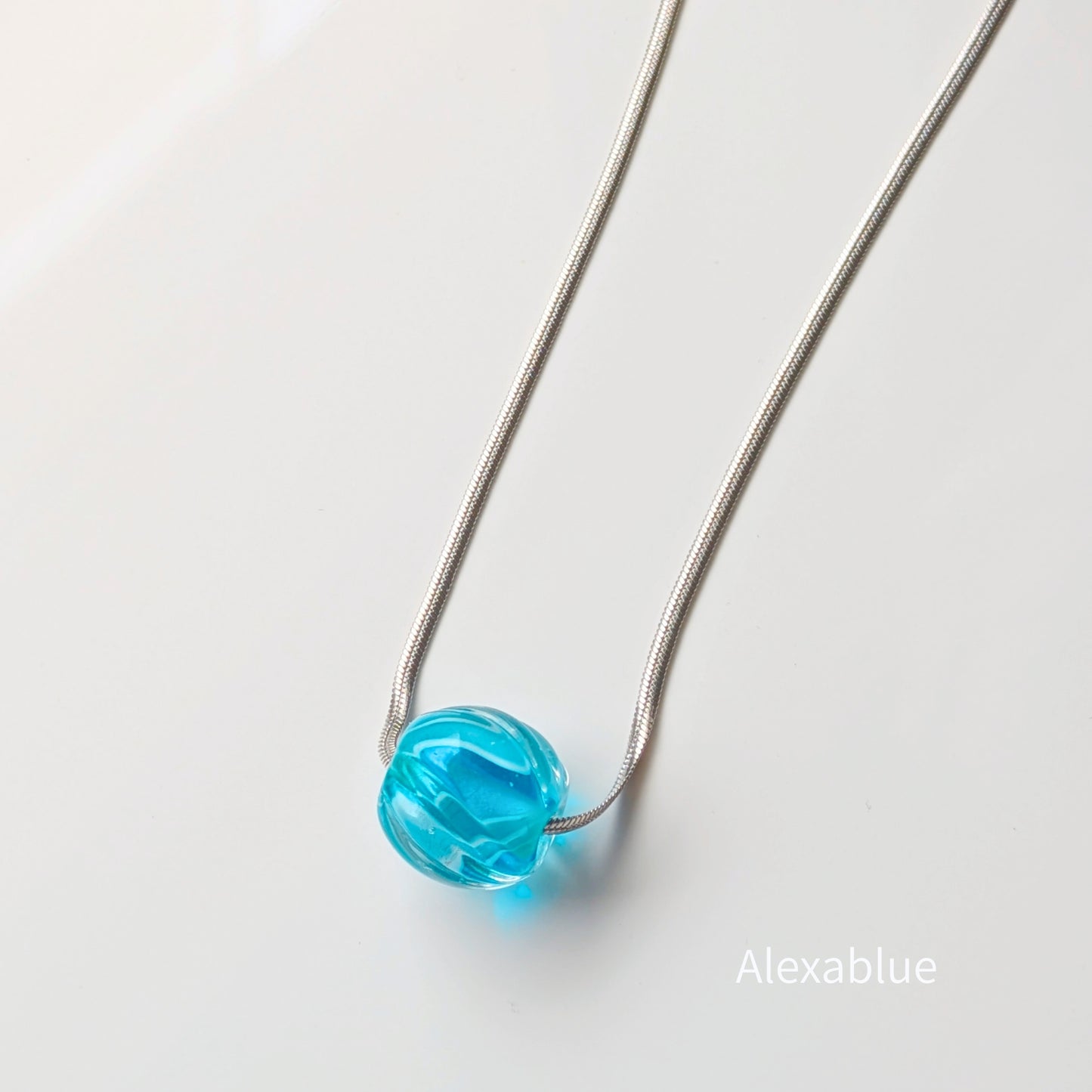 大ぶりガラス玉のステンレスネックレス / Large Glass Orb Stainless Steel Necklace