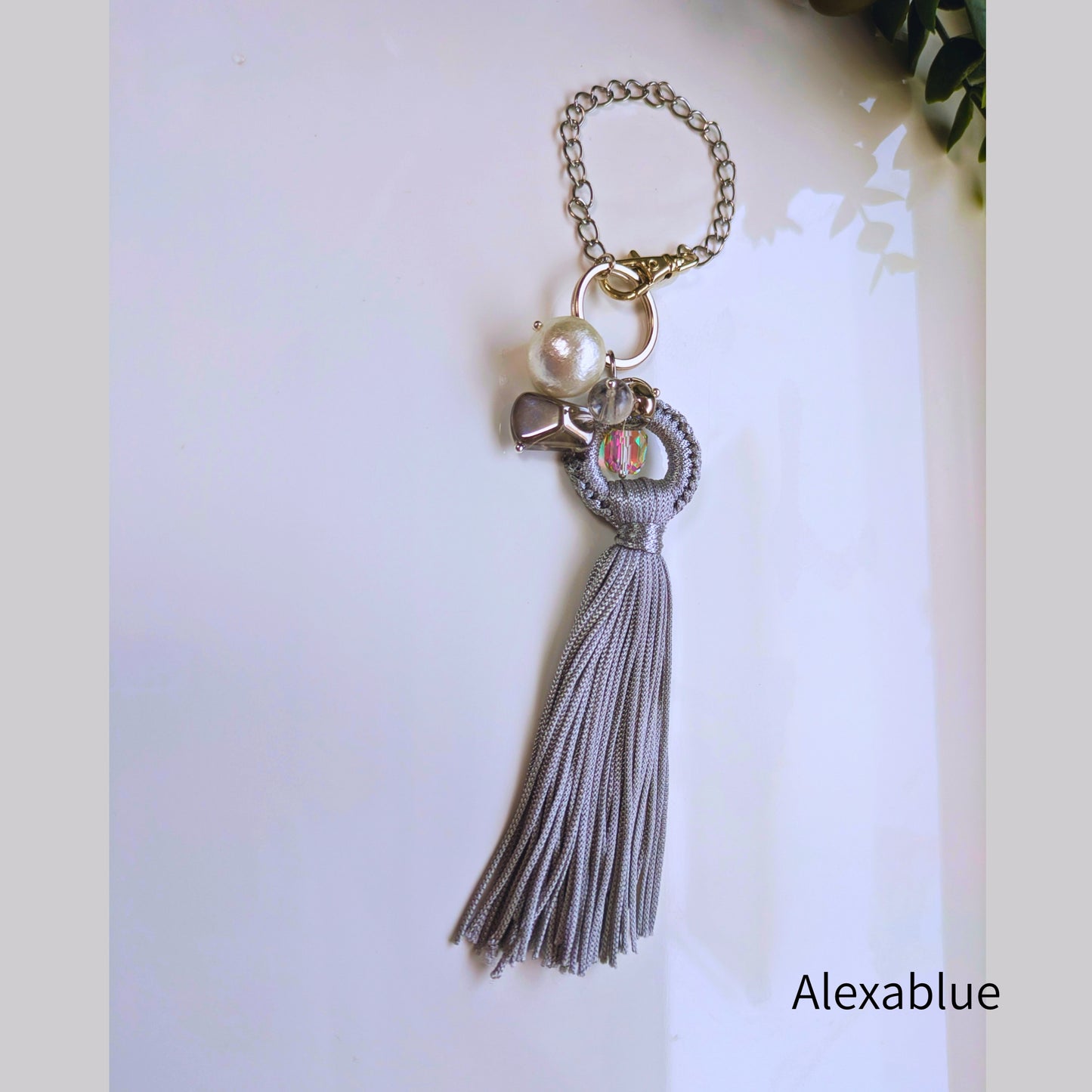 Eternal Tassel Charm｜選べる！ロングタッセル × クリスタルクォーツ × コットンパール｜大人可愛いバッグチャーム