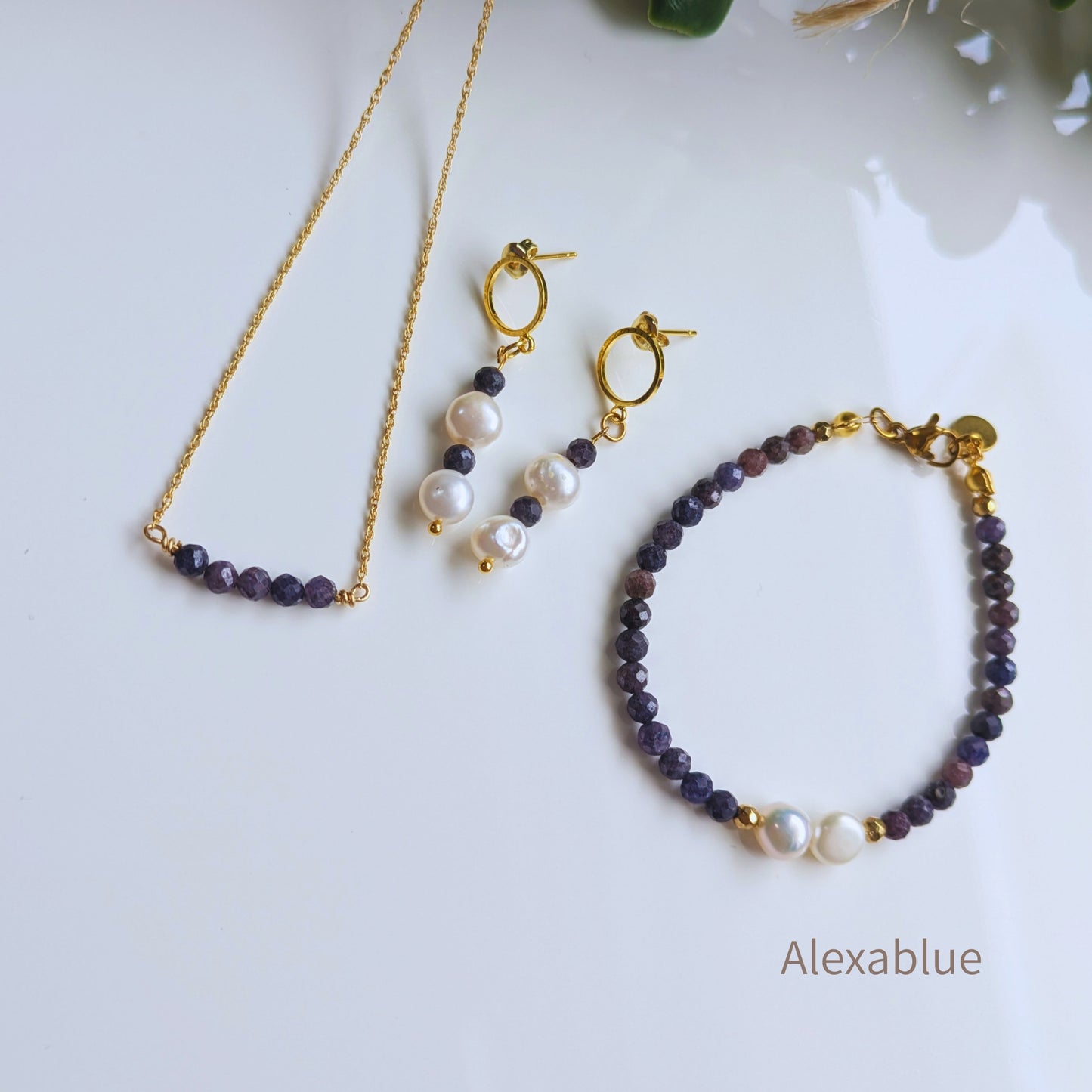 【3点セット / お得なセット】サファイア華奢ジュエリー3点セット（ネックレス・ピアス・ブレスレット）/ Sapphire Jewelry 3-Piece Gift Set
