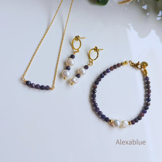 【3点セット / お得なセット】サファイア華奢ジュエリー3点セット（ネックレス・ピアス・ブレスレット）/ Sapphire Jewelry 3-Piece Gift Set