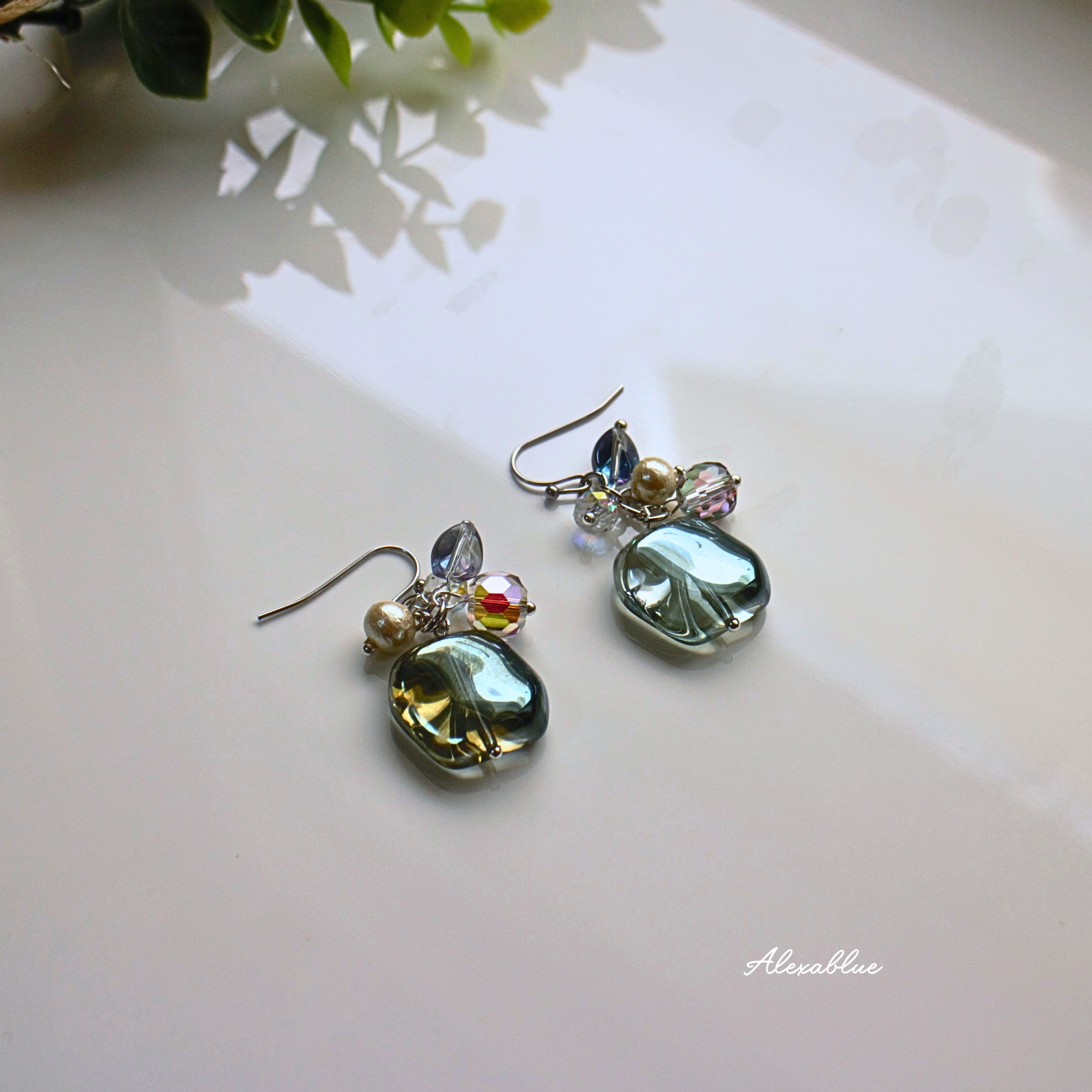 オーロラビーズ クリスタルクォーツピアス サージカルステンレスピアス ４月誕生石