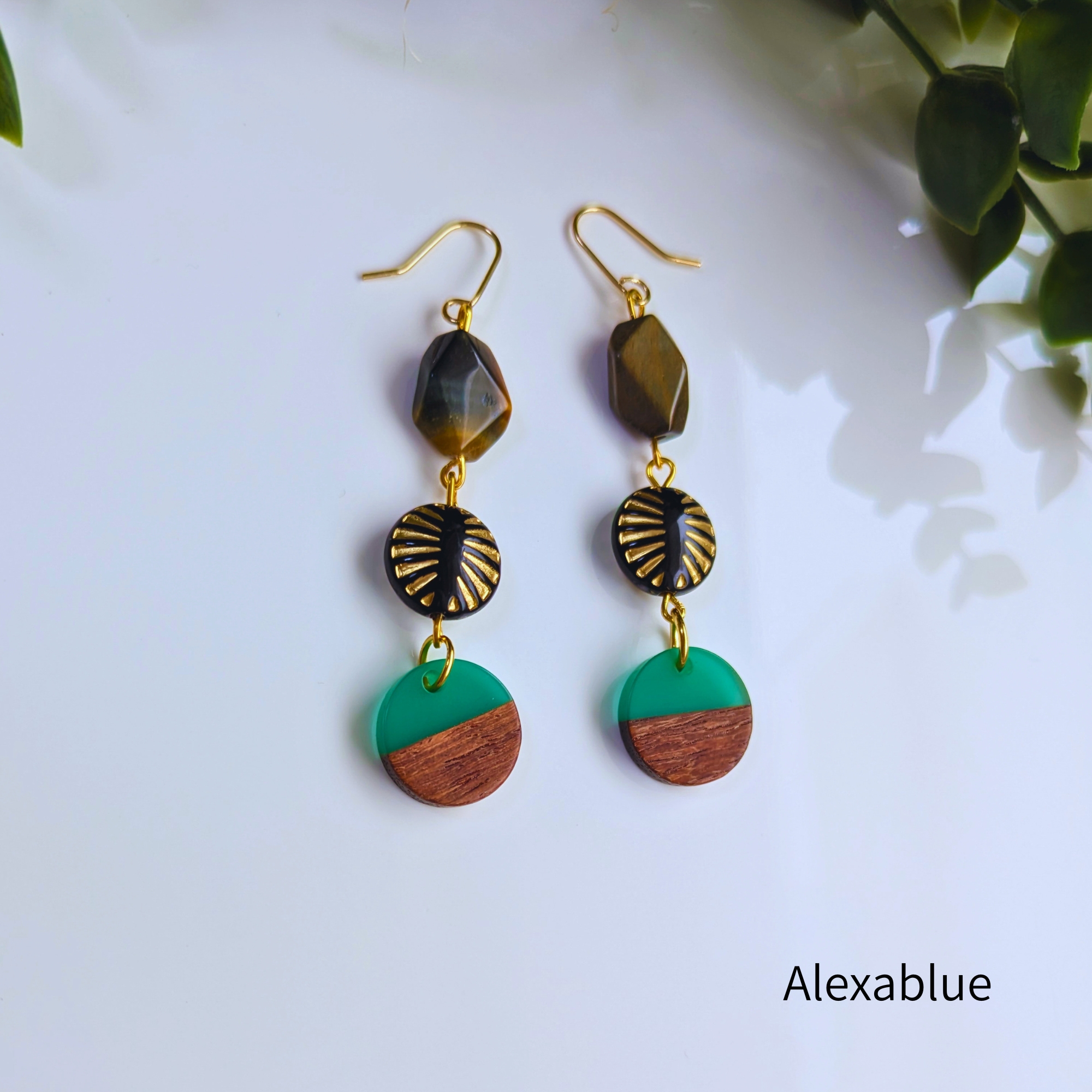 タイガーアイ × エスニックピアス  10月誕生石 秋冬コーデに映える上品アクセサリー 天然石